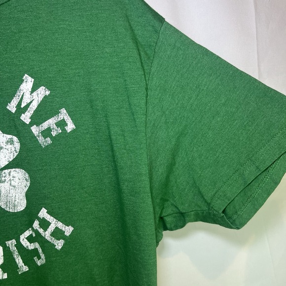 Green "Kiss Me I'm Irish" t-shirt size XL Short Sleeve St Pattys Patrick's Day - Picture 3 of 5